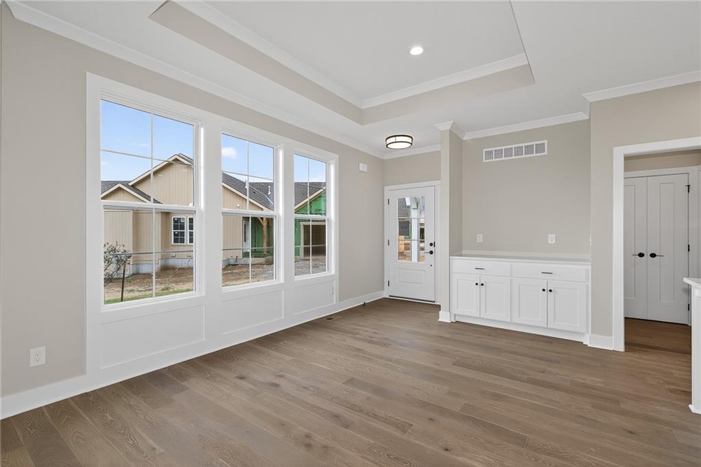 Photo 5 of 8281 Brockway Street