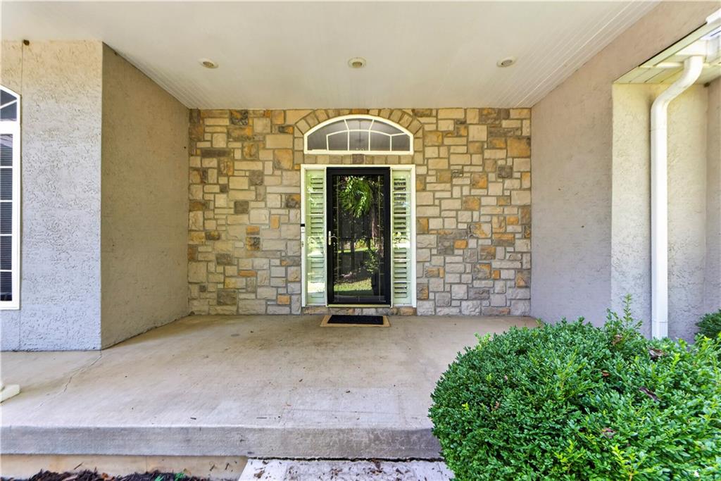 Photo 5 of 28098 Overbrook Road