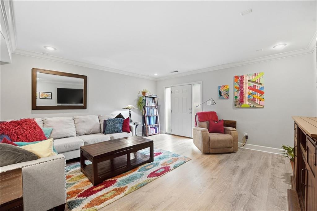 Photo 5 of 506 W 10th Street