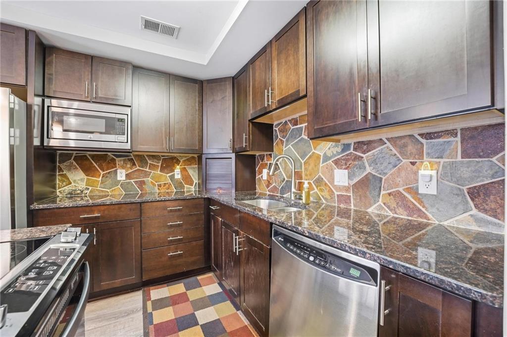 Photo 7 of 506 W 10th Street