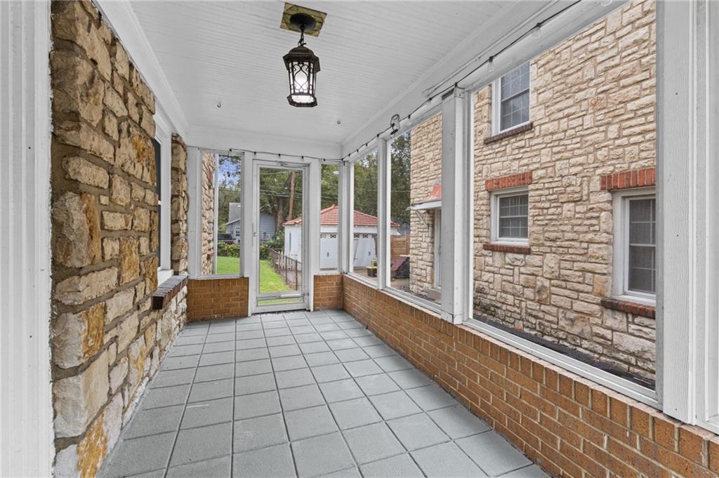 Photo 7 of 429 N Van Brunt Boulevard
