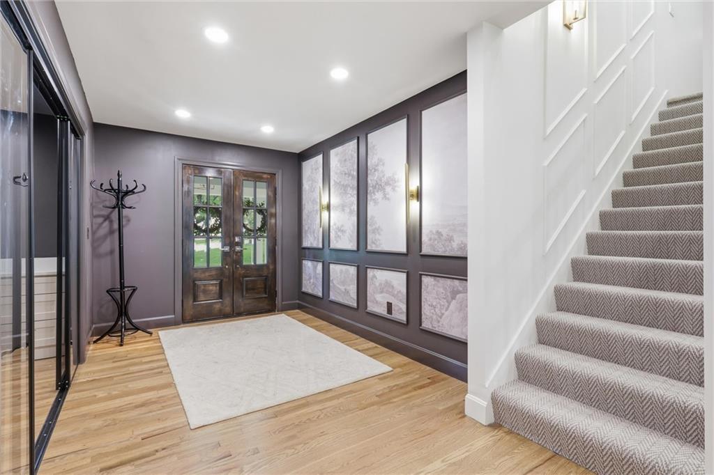 Photo 3 of 2832 W 91st Street