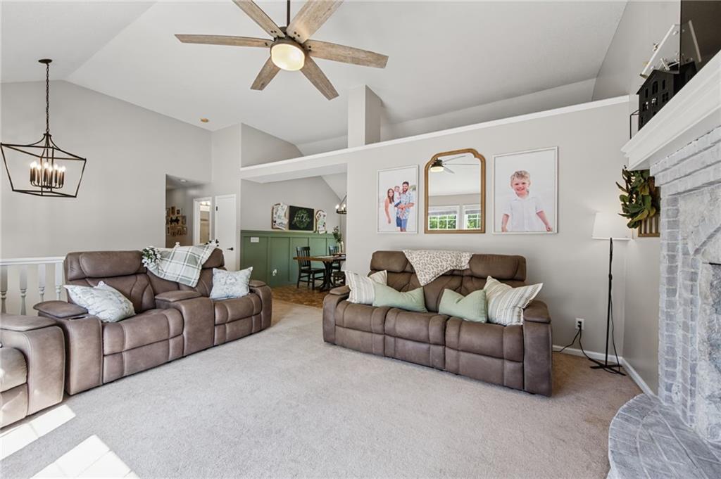 Photo 4 of 810 S Morgan Drive