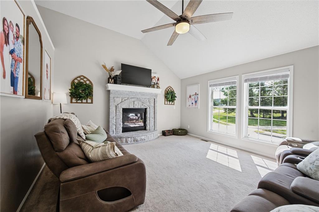 Photo 5 of 810 S Morgan Drive