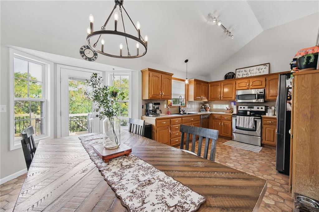 Photo 7 of 810 S Morgan Drive