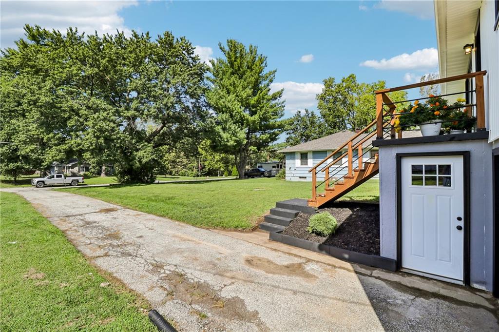 Photo 3 of 2907 S 29th Street