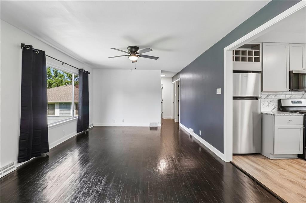 Photo 5 of 2907 S 29th Street