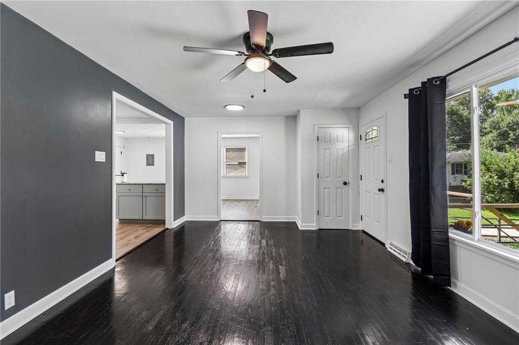 Photo 6 of 2907 S 29th Street