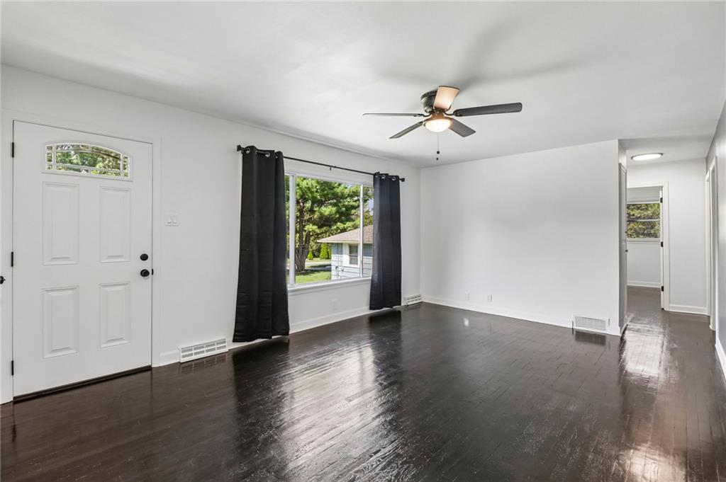 Photo 7 of 2907 S 29th Street