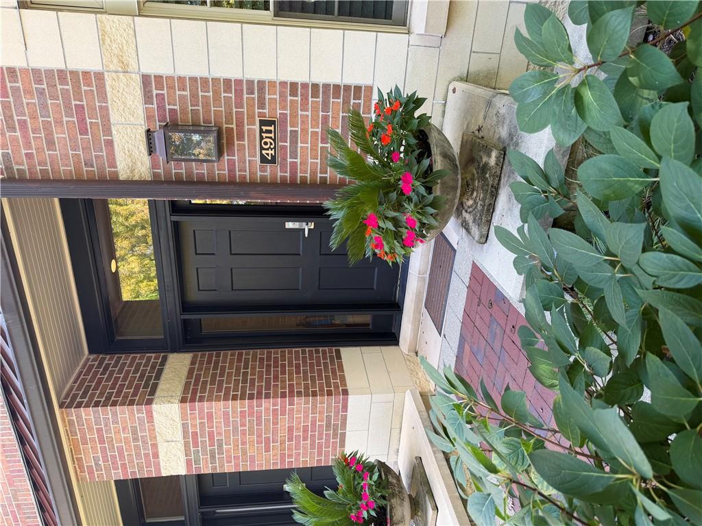 Photo 2 of 4911 Wyandotte Street