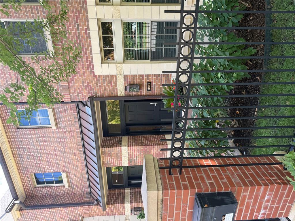 Photo 4 of 4911 Wyandotte Street