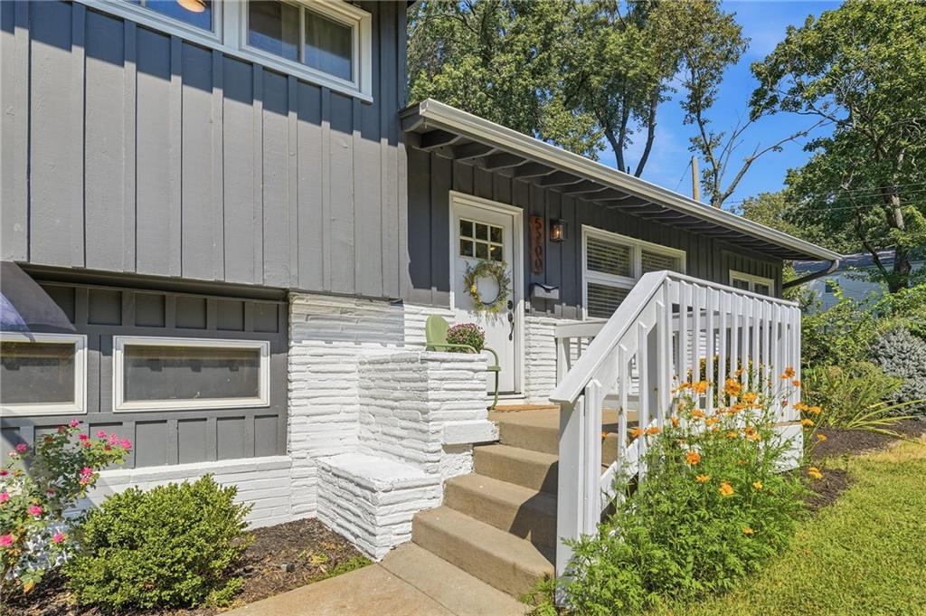 Photo 4 of 5200 W 57th Street