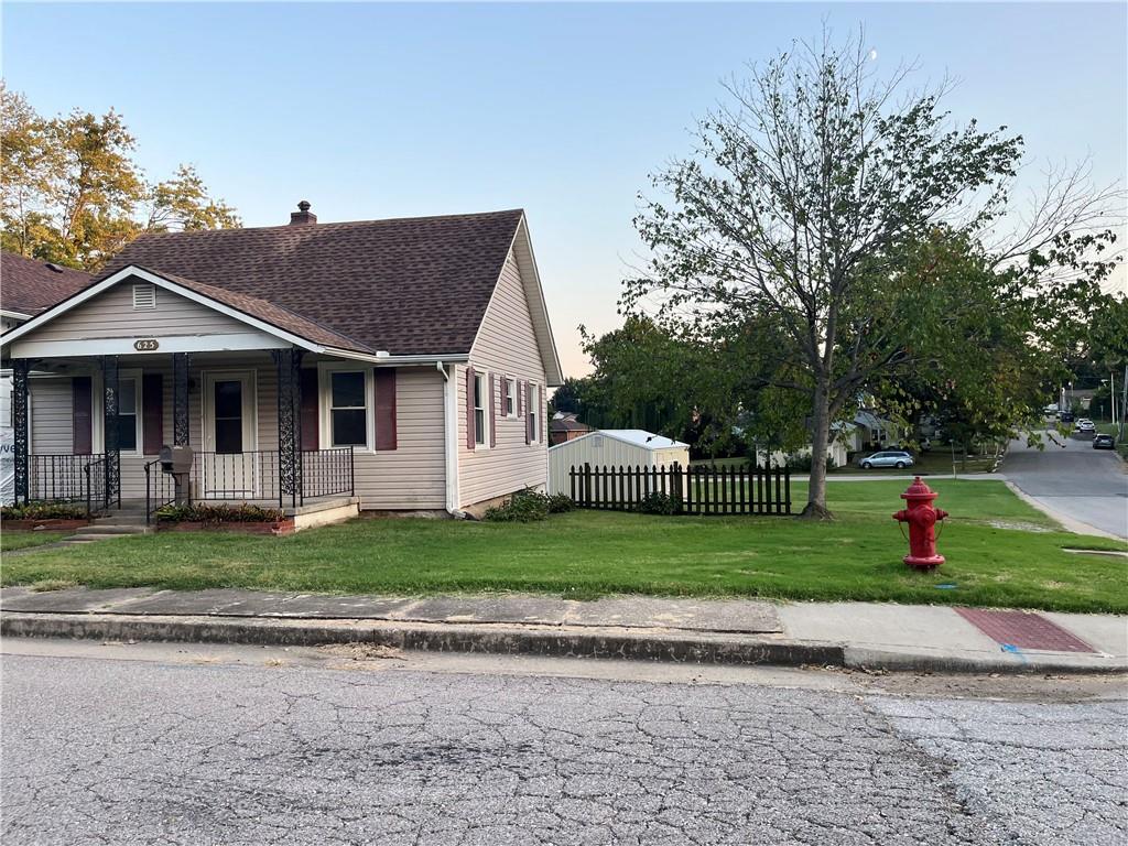 Photo of 625 W 26th St Street W