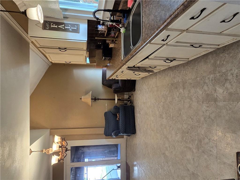 Photo 4 of 485 Donnelly Avenue