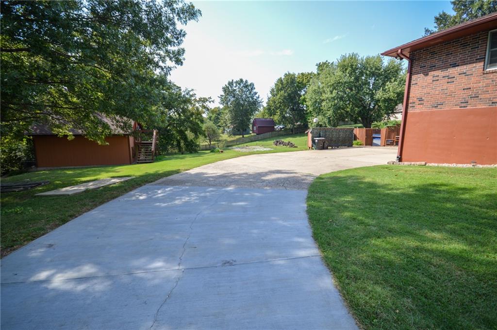 Photo 6 of 18705 E Independence Avenue