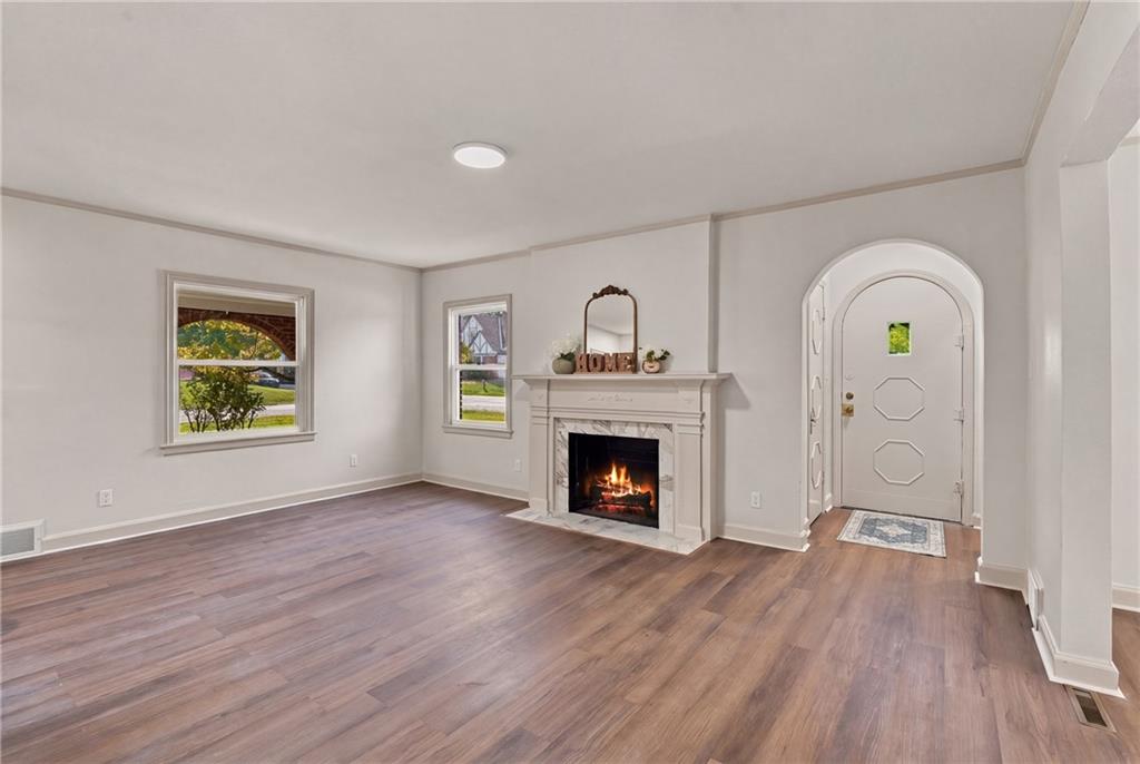 Photo 5 of 4400 Garfield Avenue