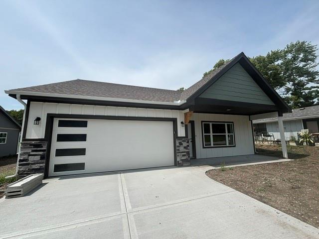 Photo 2 of 444 N Prarie Street