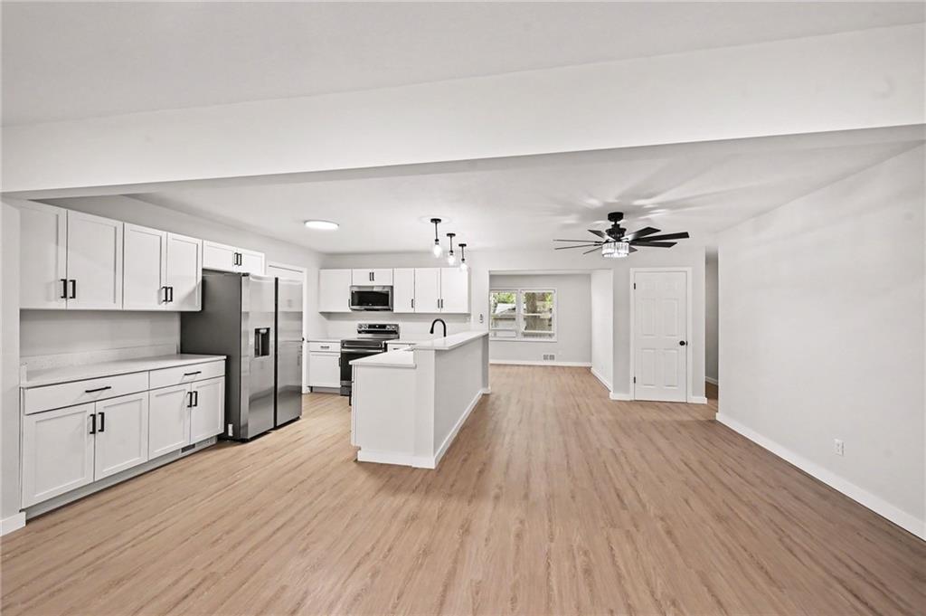 Photo 3 of 10004 Lydia Avenue