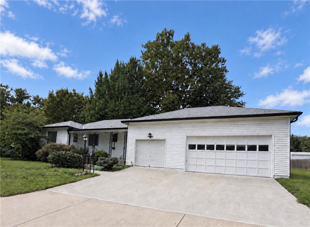 Photo 2 of 216 Moss Avenue