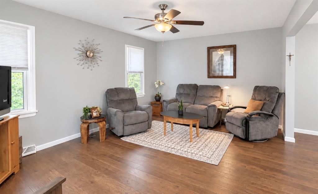 Photo 5 of 216 Moss Avenue