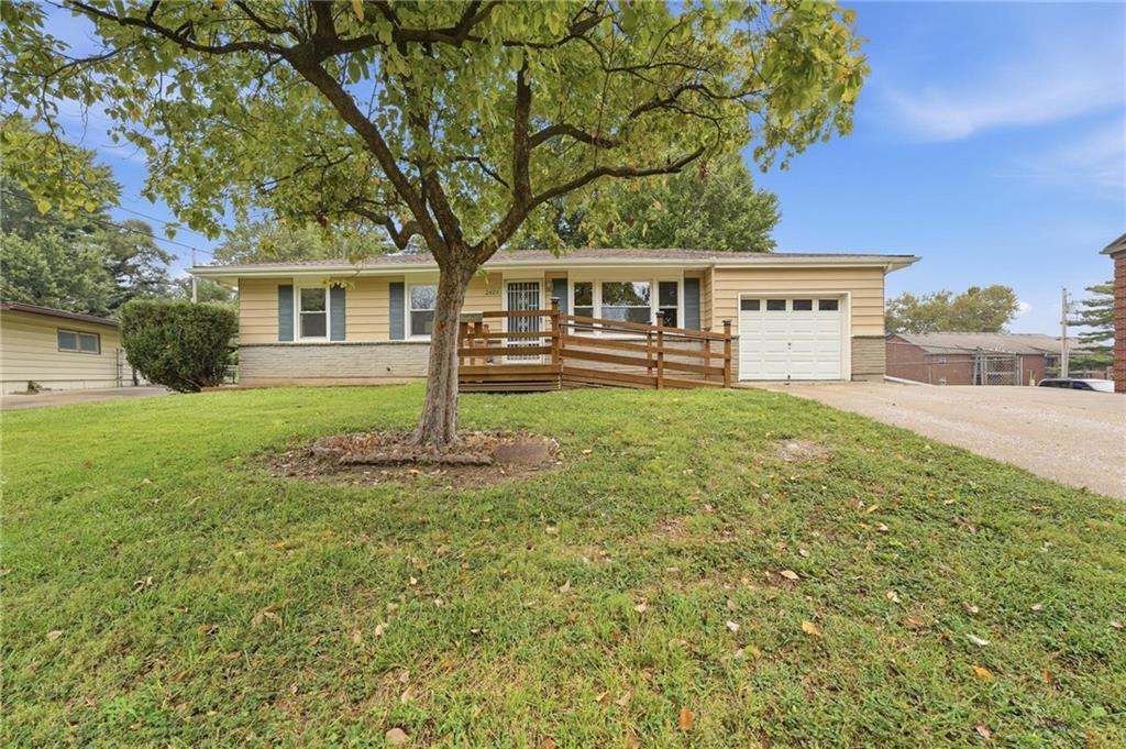 Photo of 2404 NE Shady Lane Drive