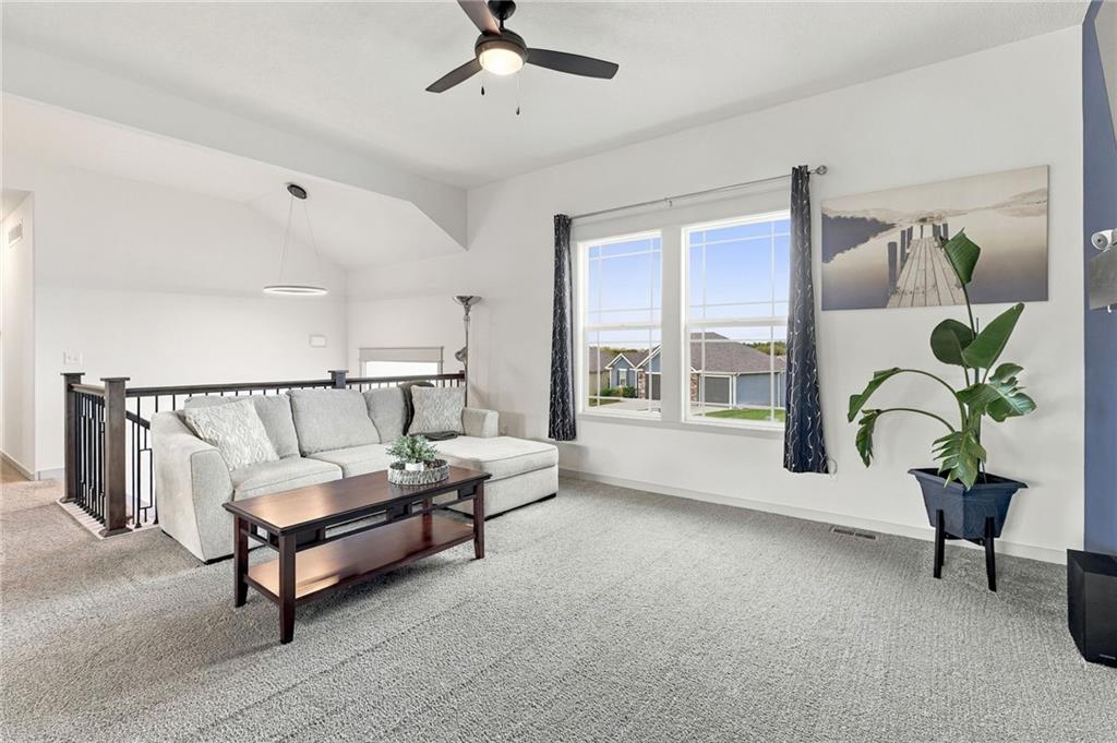 Photo 6 of 11718 N Manning Avenue