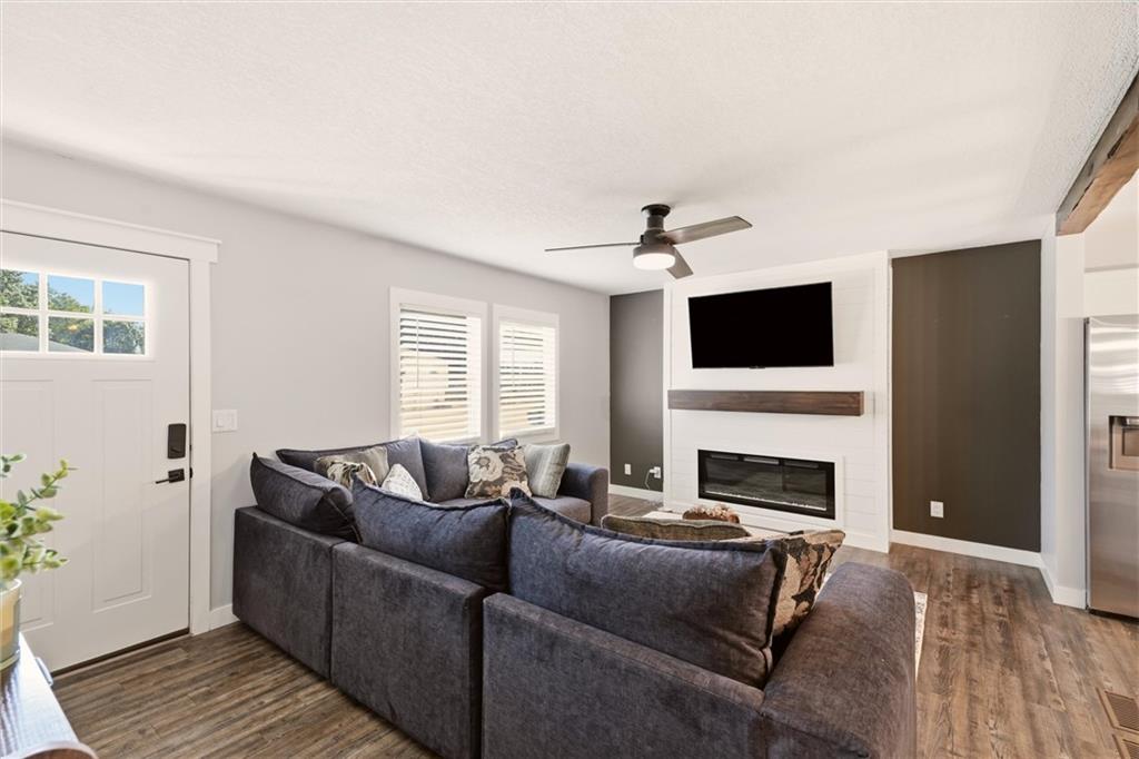 Photo 4 of 805 Britany Drive