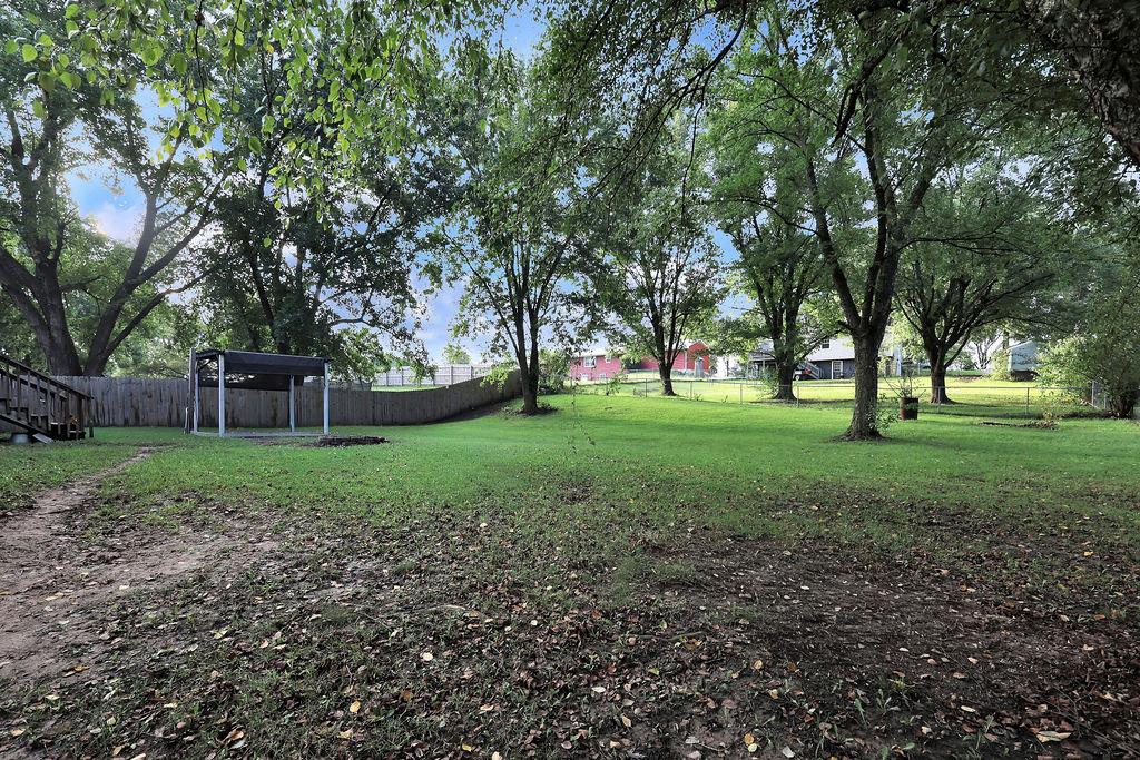Photo 5 of 302 W Swenson Drive