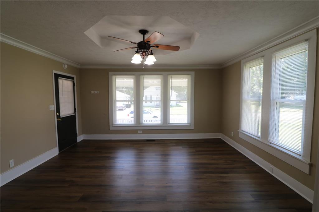 Photo 7 of 423 E Market Street