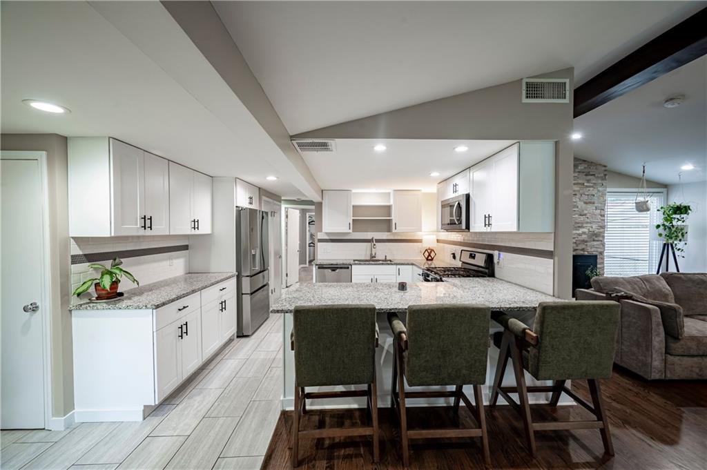 Photo 4 of 5409 Reeds Road