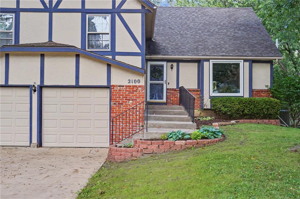 Photo 4 of 2100 E Sleepy Hollow Drive