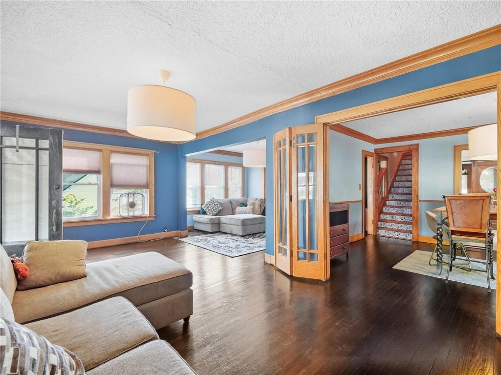 Photo 5 of 320 N River Boulevard