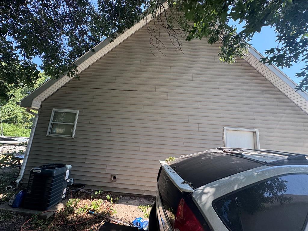 Photo 3 of 1820 Evergreen Street