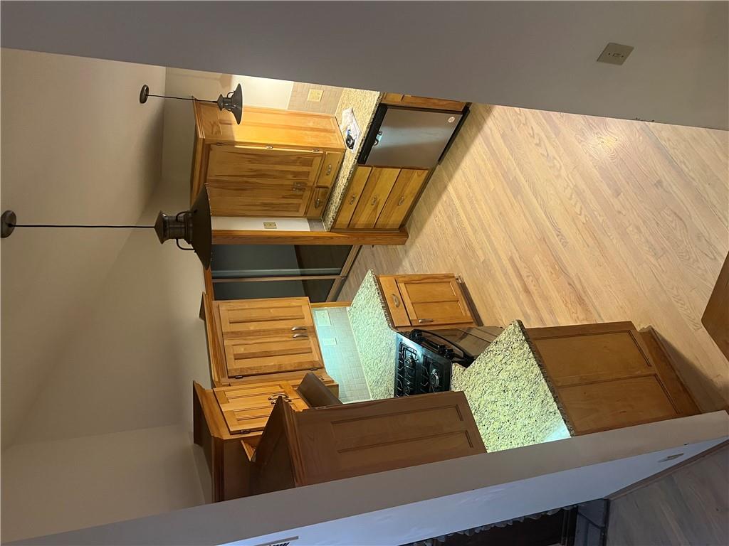Photo 5 of 1007 W Washington Street