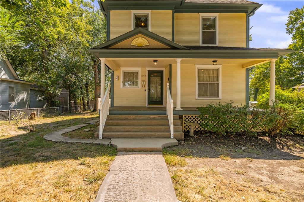 Photo 2 of 553 E Park Street