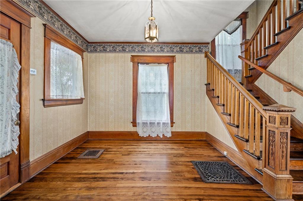Photo 5 of 553 E Park Street