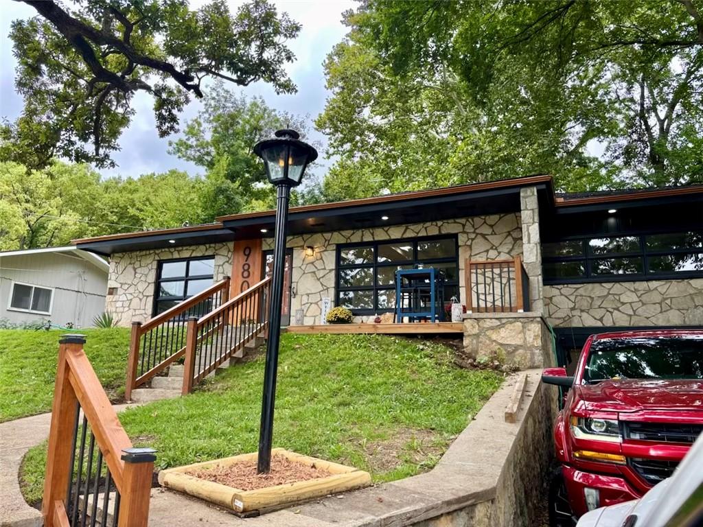 Photo of 980 NW South Shore Drive
