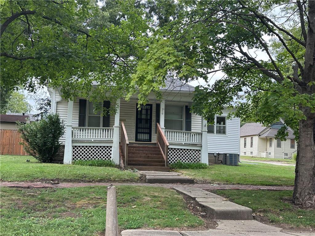 Photo of 210 Shawnee Street in Paola, KS
