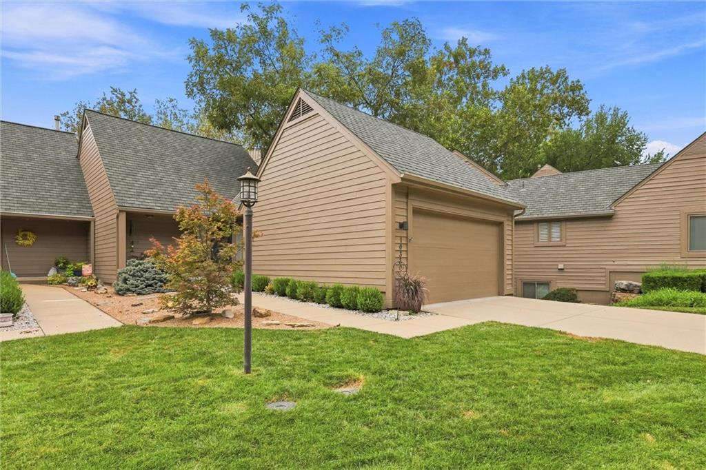 Photo 4 of 10330 S Clubside Court