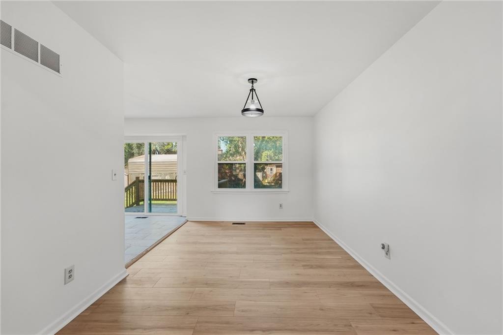 Photo 6 of 7106 Halsey Drive