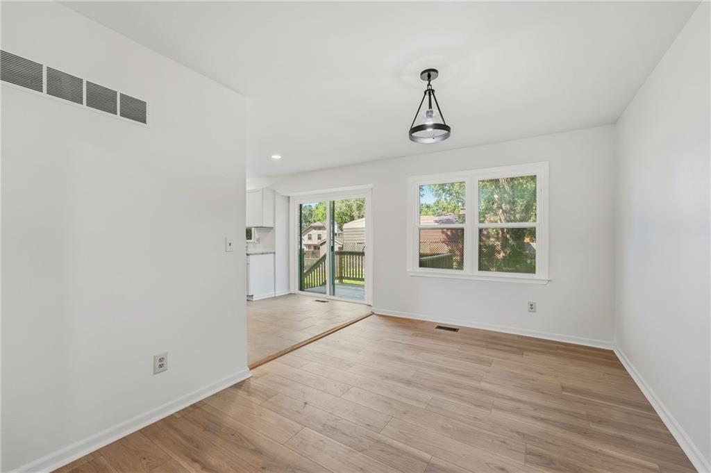 Photo 7 of 7106 Halsey Drive