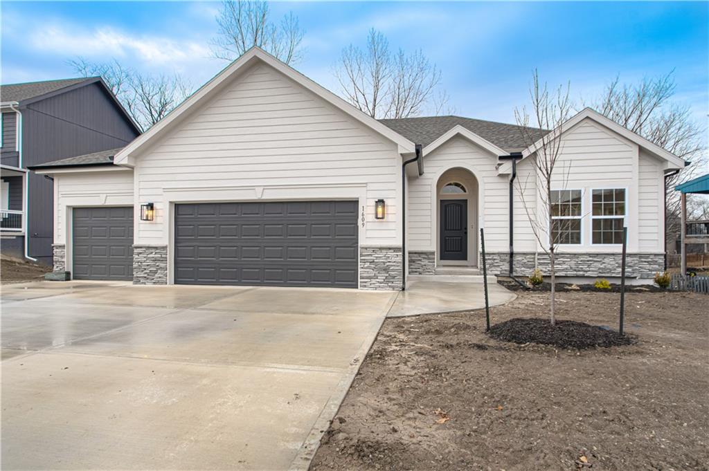 Photo of 1107 Oak Ridge Street in Kearney, MO