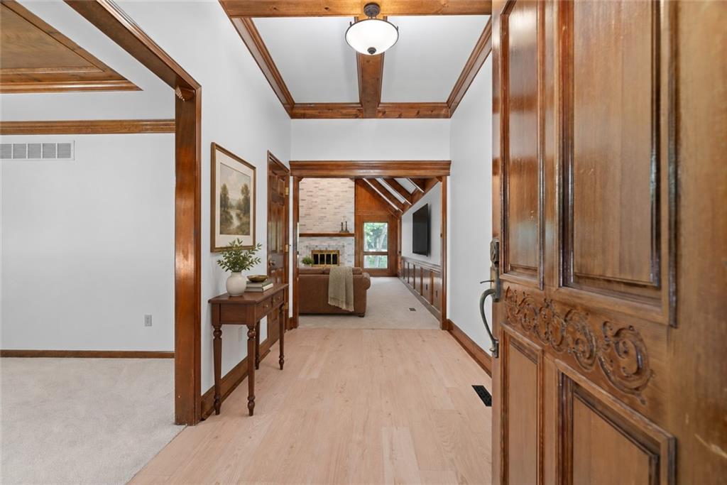 Photo 7 of 14744 S Village Drive