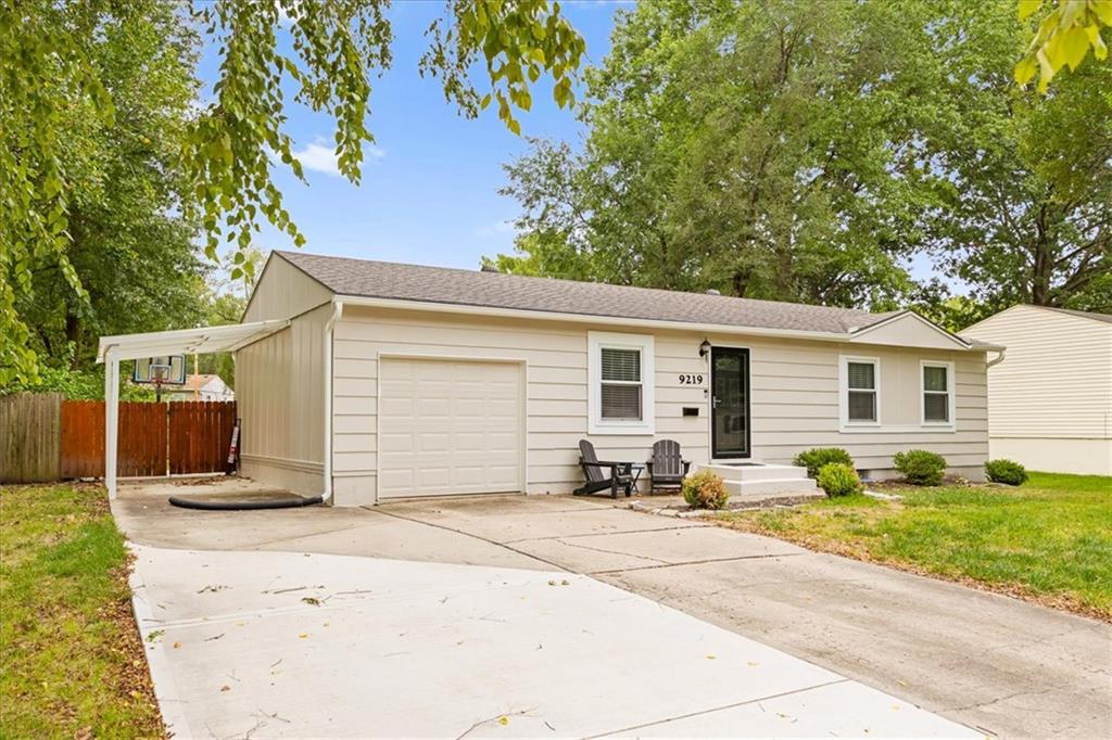 Photo 2 of 9219 W 100th Street