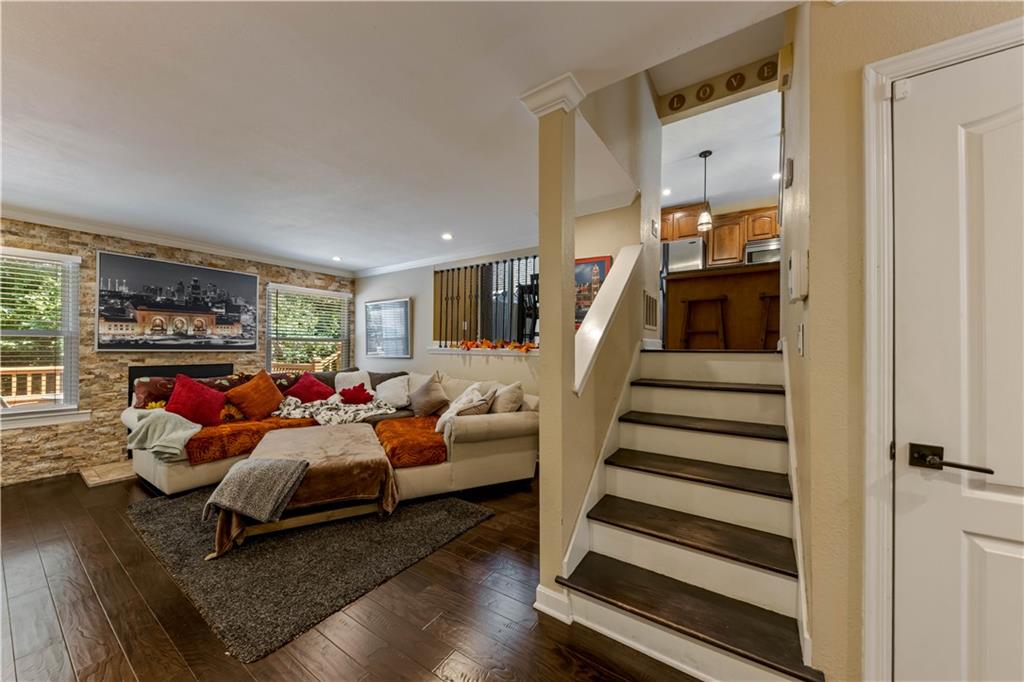 Photo 6 of 1107 N 84th Terrace