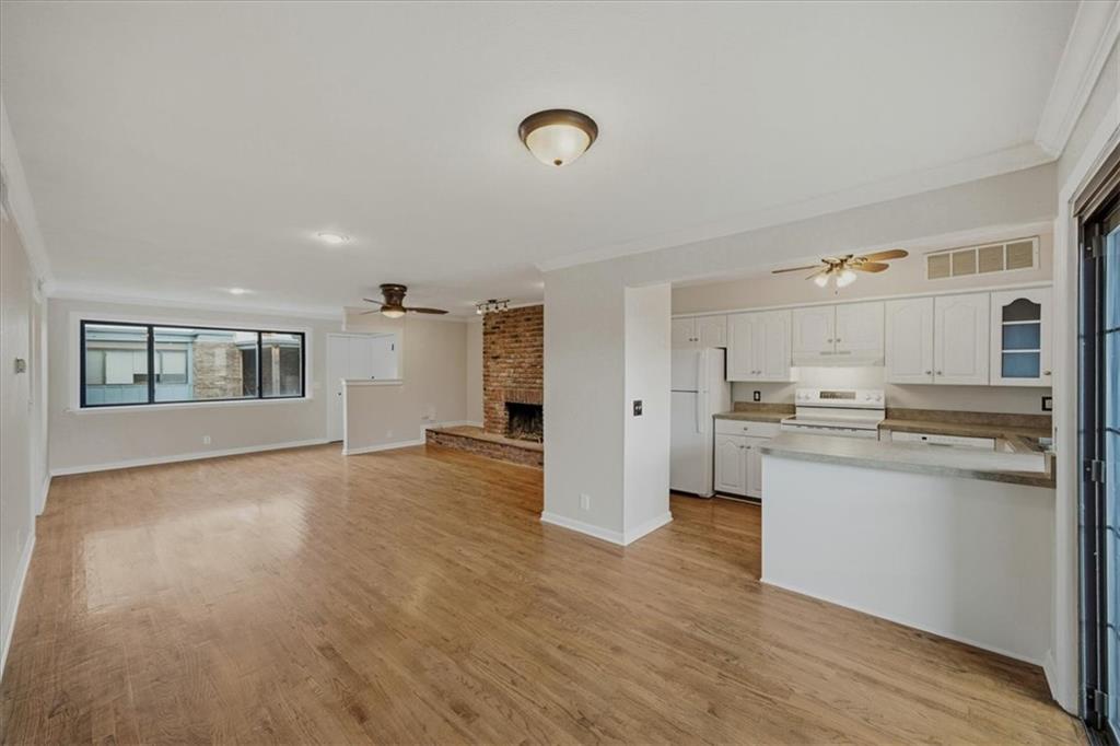 Photo 3 of 4056 Warwick Boulevard #6