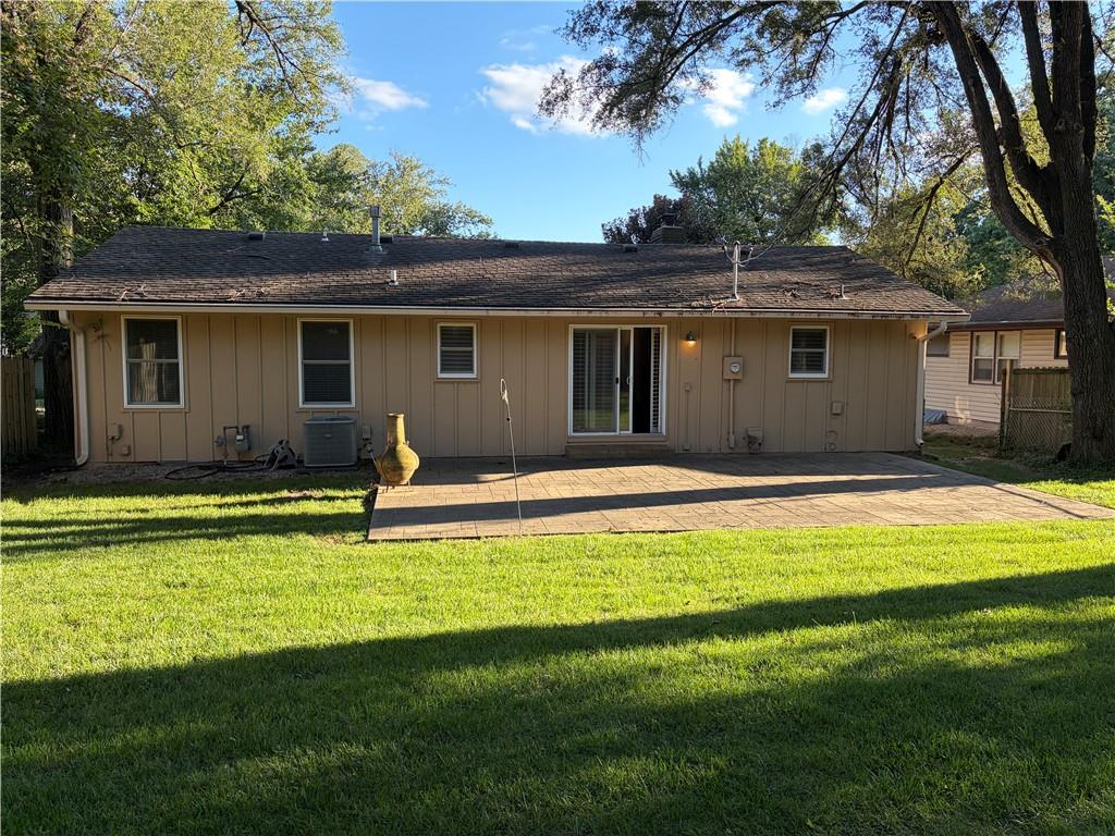 Photo 7 of 2230 W 71st Street