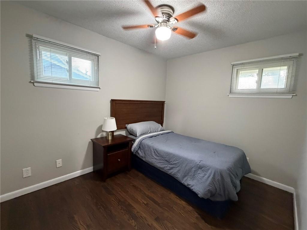 Photo 7 of 919 S Sunset Drive S