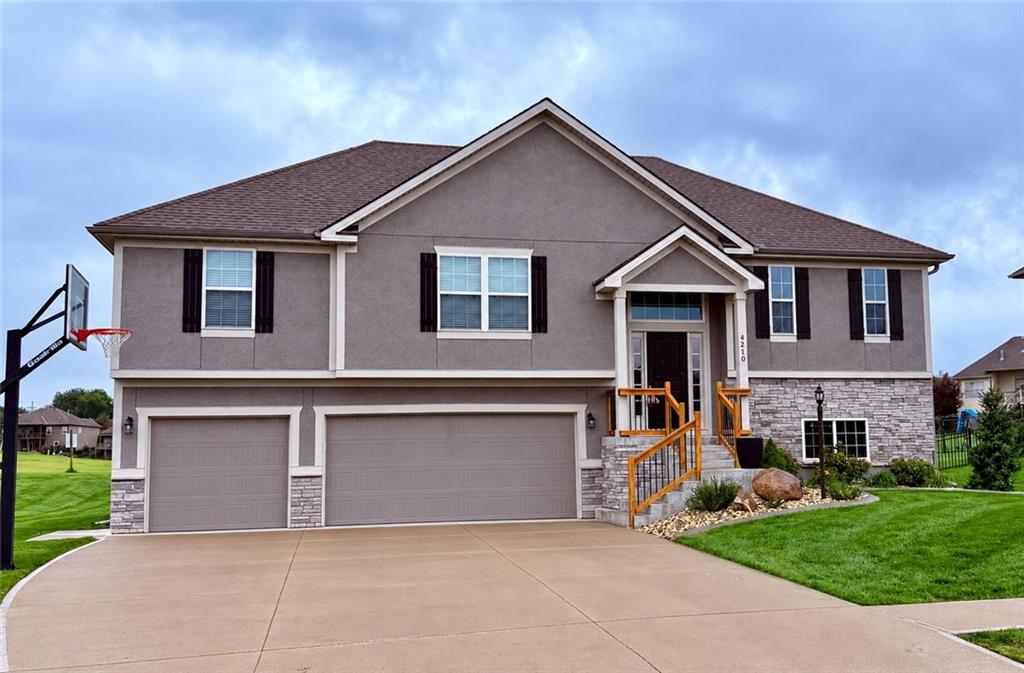 Photo of 4210 Lake Crest Court in St Joseph, MO