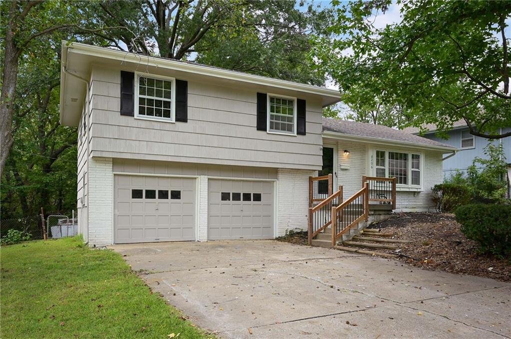 Photo 3 of 8206 Elm Avenue